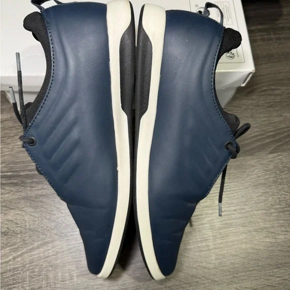 Men's Navy Casual Sneakers - Picture 4 of 10